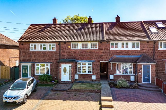 2 bed property, in Cullen Square, £325,000