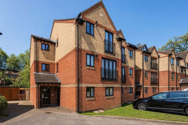 2 bed property, in The Dale, £269,995