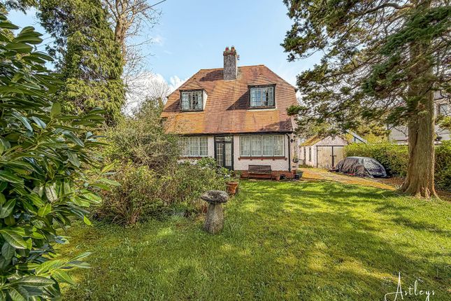2 bed property, in Oldway, £400,000