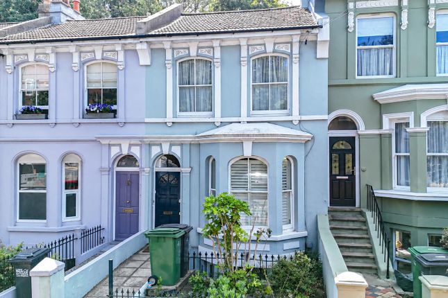 3 bed property, in St. James Road, £400,000
