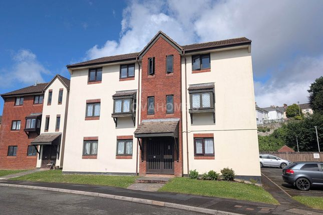 2 bed property, in Finch Close, £115,000