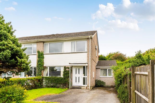 4 bed property, in Dennis Road, £250,000