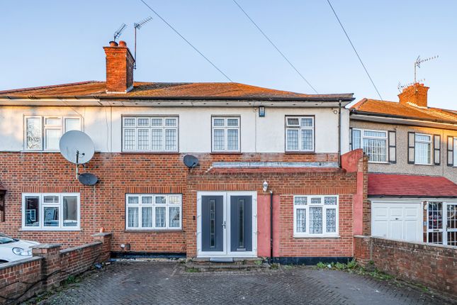 4 bed property, in Kingshill Avenue, £700,000