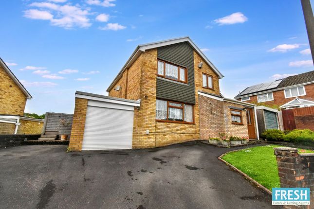 4 bed property, in Rhodfa Fadog, £339,950
