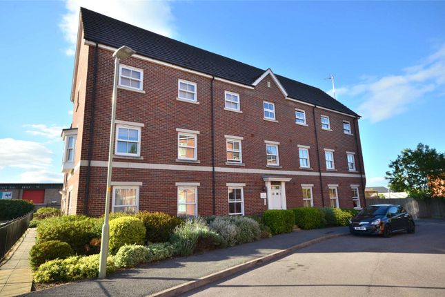 2 bed property, in Tolsey Gardens, £140,000