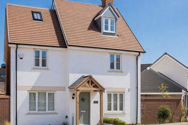 5 bed property, in Bonaire Grange, £450,000