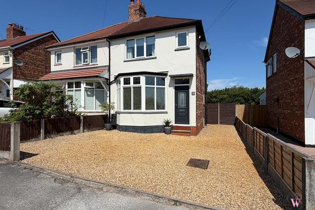 2 bed property, in Green Avenue, £280,000