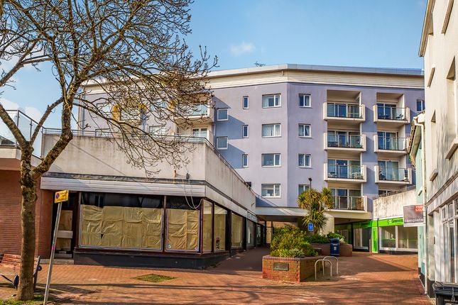 2 bed property, in Teign Street, £150,000
