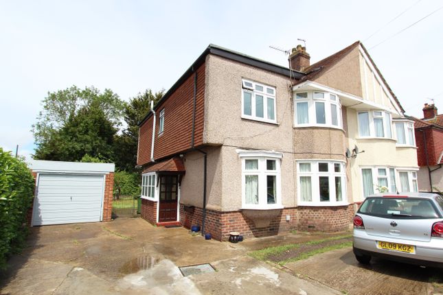 5 bed property, in Canterbury Avenue, £725,000