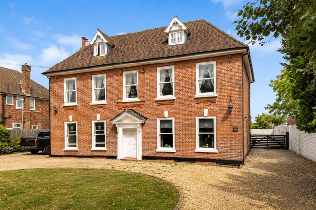 3 bed property, in High Road, £685,000