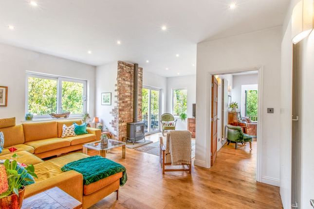 4 bed property, in Gledhow Valley Road, £750,000