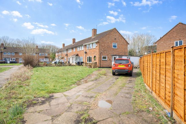 2 bed property, in Admington Road, £210,000