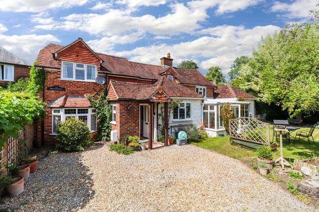 3 bed property, in The Common, £725,000