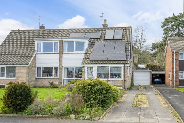 3 bed property, in The Paddock, £300,000