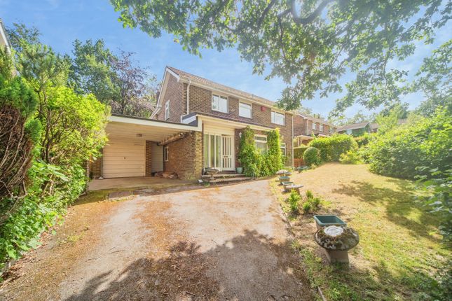 4 bed property, in Glen Eyre Drive, £500,000