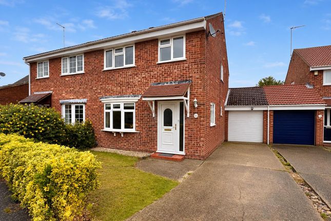 3 bed property, in Leapingwell Close, £400,000