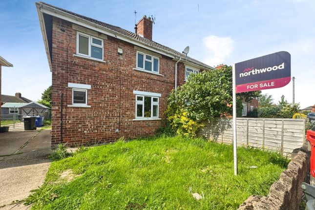 3 bed property, in The Fairway, £122,500