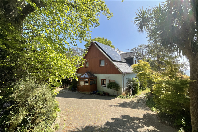 3 bed property, in Undercliff Gardens, £475,000