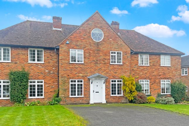 3 bed property, in Windmill Hill, £695,000