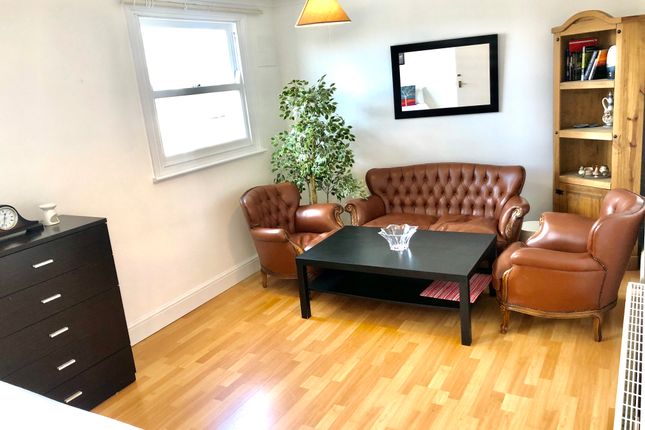 1 bed property, in Bow Common Lane, £375,000