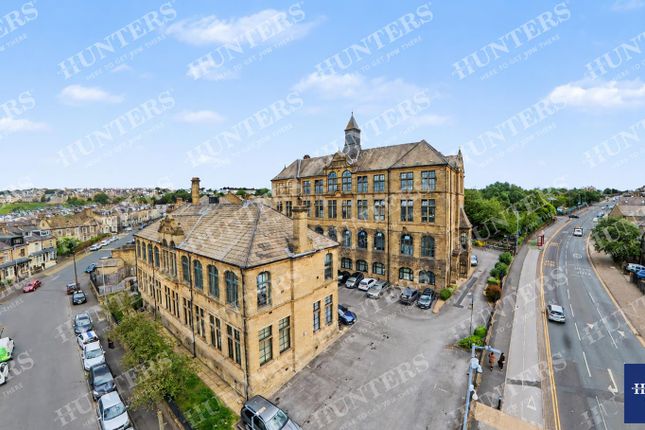1 bed property, in Byron Halls, £39,000