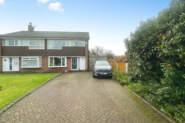 4 bed property, in Minden Close, £300,000