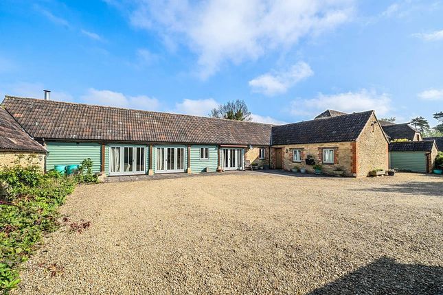 3 bed property, in Stanton St. Quintin, £865,000