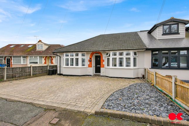 3 bed property, in Oak Glen, £575,000
