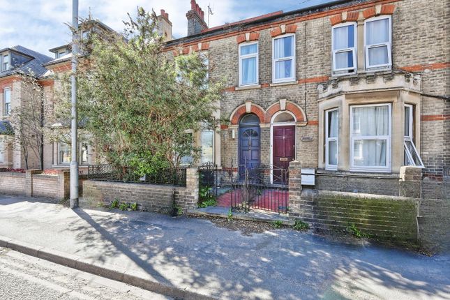 7 bed property, in Elizabeth Way, £780,000