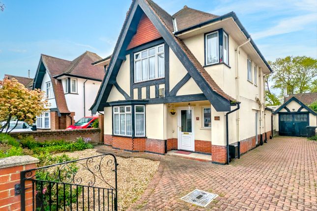 3 bed property, in Sea View Road, £240,000