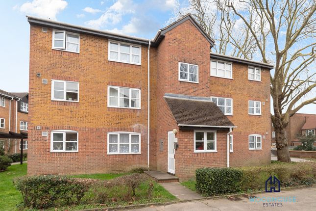 1 bed property, in Stevenson Close, £224,995