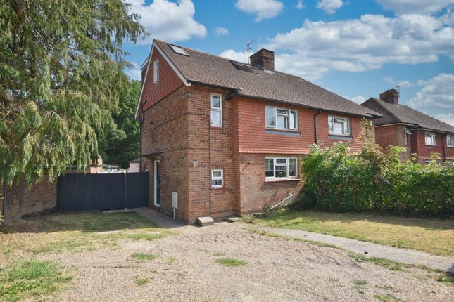 3 bed property, in Smallfield, £450,000