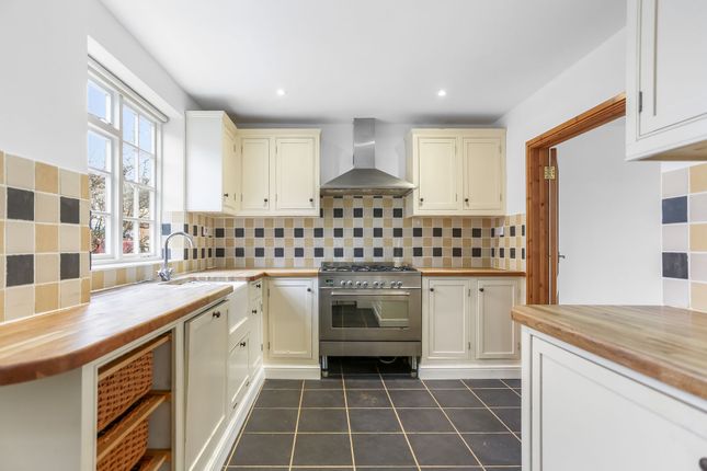 3 bed property, in Bristol Gardens, £475,000