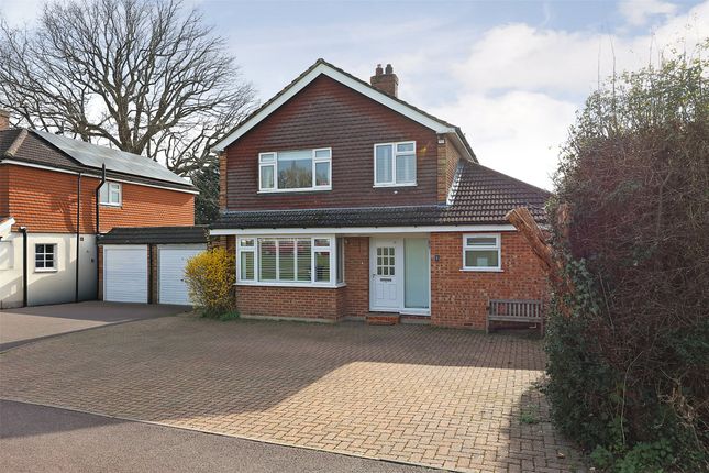 4 bed property, in Hallsland Way, £825,000
