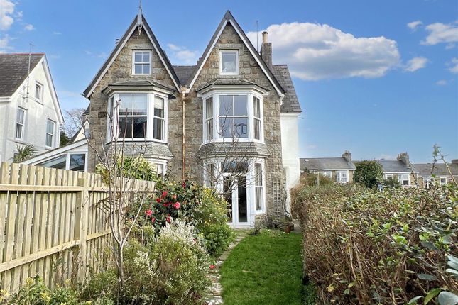 5 bed property, in Bay View Villas, £575,000