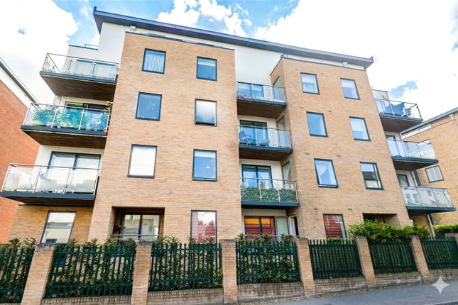 2 bed property, in Burlington Mansions, £280,000