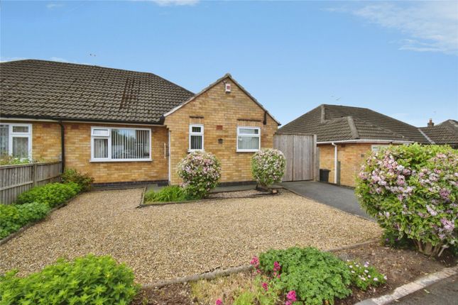 2 bed property, in Mapleton Road, £250,000