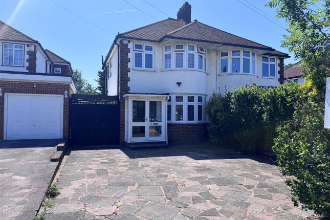 3 bed property, in Frankswood Avenue, £665,000