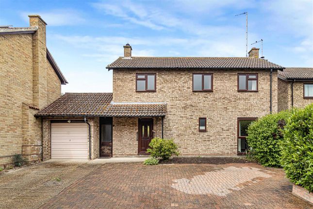 4 bed property, in Lode Avenue, £450,000