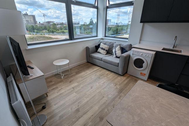 1 bed property, in Paragon 503, £182,500