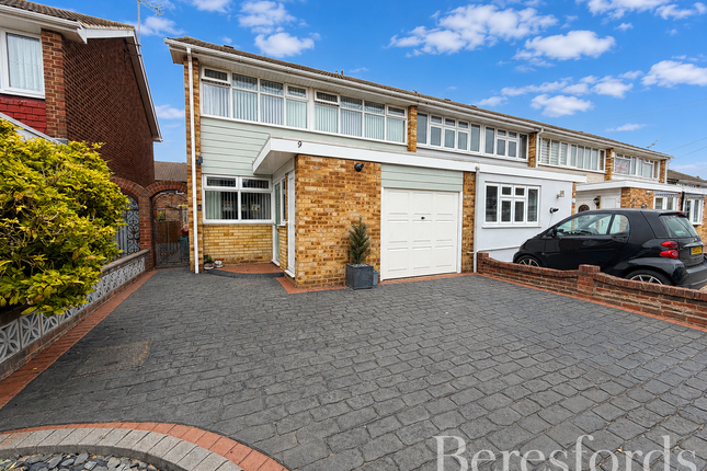 3 bed property, in Duxford Close, £475,000