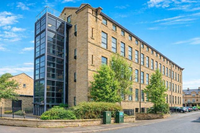 1 bed property, in Cavendish Court, £80,000