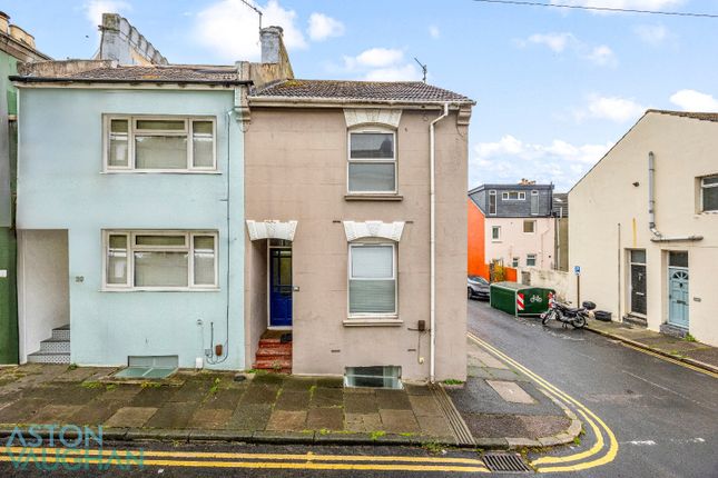 4 bed property, in Rochester Street, £450,000