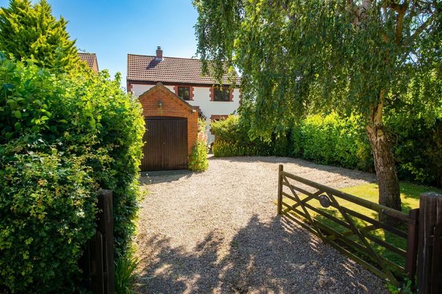 4 bed property, in Barn Lane, £450,000