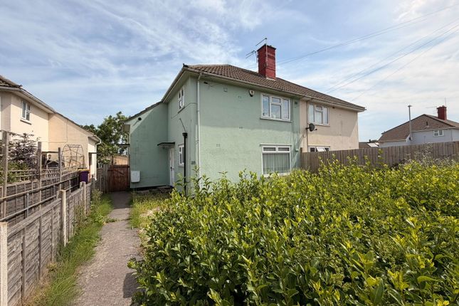 1 bed property, in Gay Elms Road, £125,000