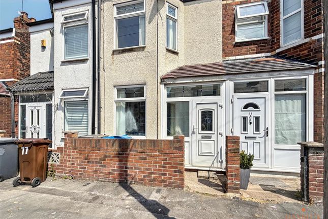 2 bed property, in Huntingdon Street, £70,000