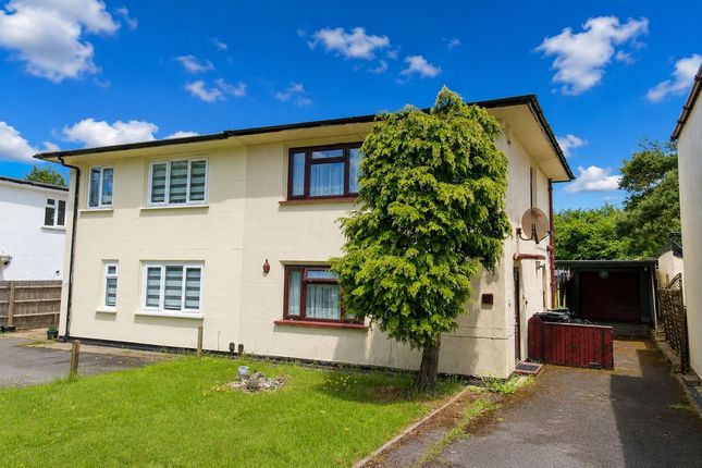 3 bed property, in Leigh Road, £475,000