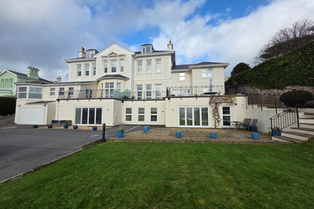 2 bed property, in Torquay TQ2, £350,000