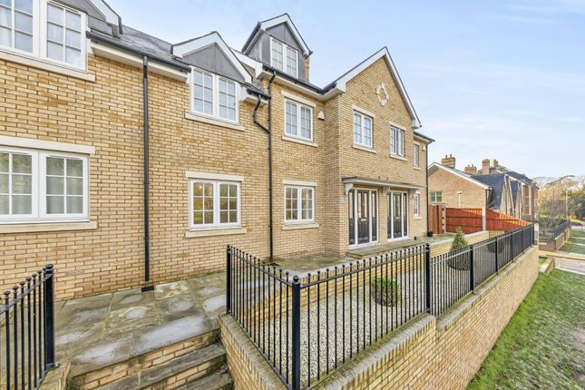 4 bed property, in Newmarket Road, £575,000