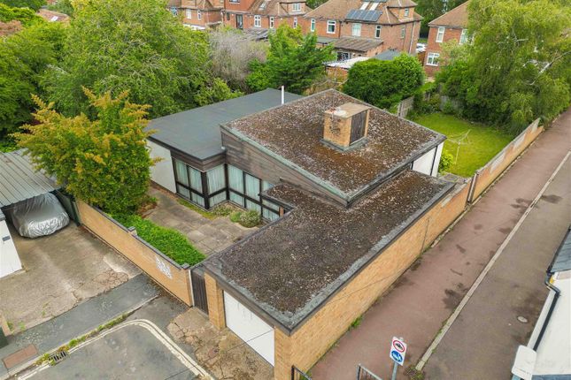 4 bed property, in Richmond Road, £650,000